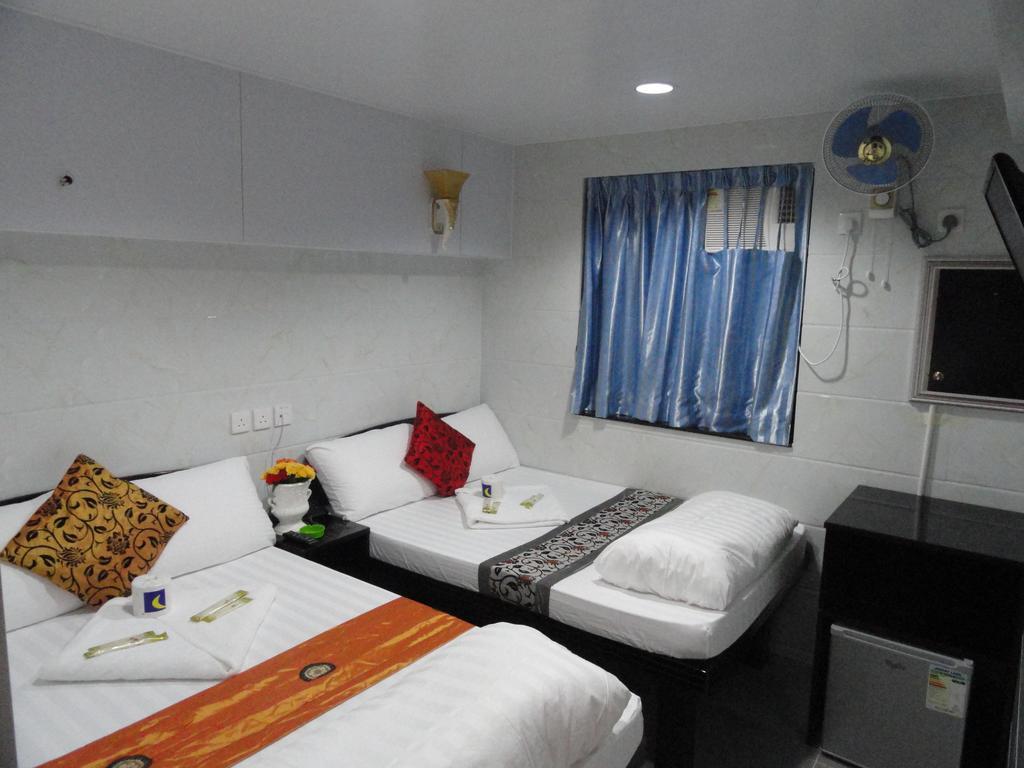 Dhillon -guest House &