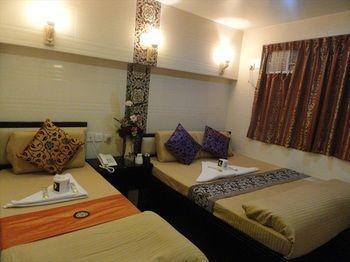 Dhillon -guest House & Hong Kong
